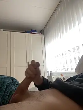 Snapshot of youssef00711 chatting on 10, 10, 2025 youssef00711 online show from 10, 10, 2025