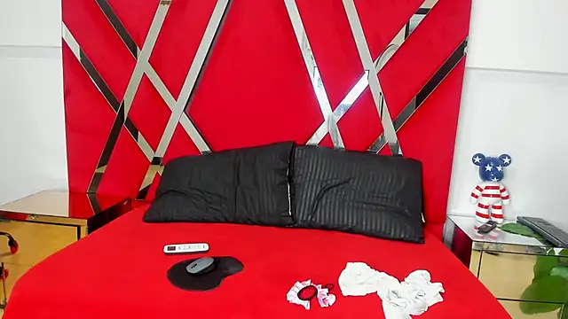 Milanxht online show from 9, 11, 2025