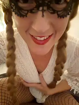 Hexe12346 online show from 17, 11, 2025