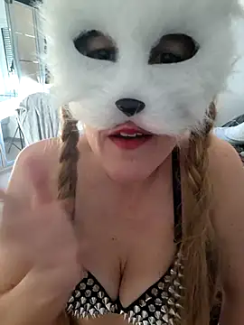 Hexe12346 online show from 11, 3, 2026