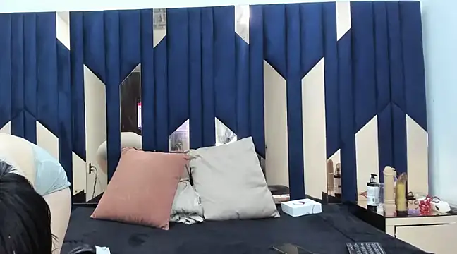 Criistaal  online show from 27, 1, 2025