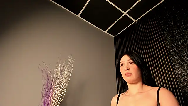 Kitty belle   online show from 28, 1, 2025