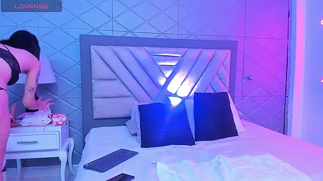 AmberBee online show from 30, 12, 2024