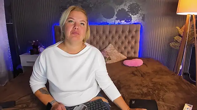 CurlyDreams online show from 19, 9, 2025