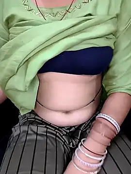 kaveerpooja947 online show from 16, 9, 2025