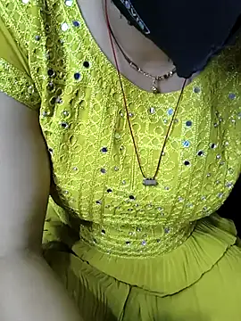 Snapshot of kaveerpooja947 chatting on 5, 2, 2026 kaveerpooja947 online show from 5, 2, 2026