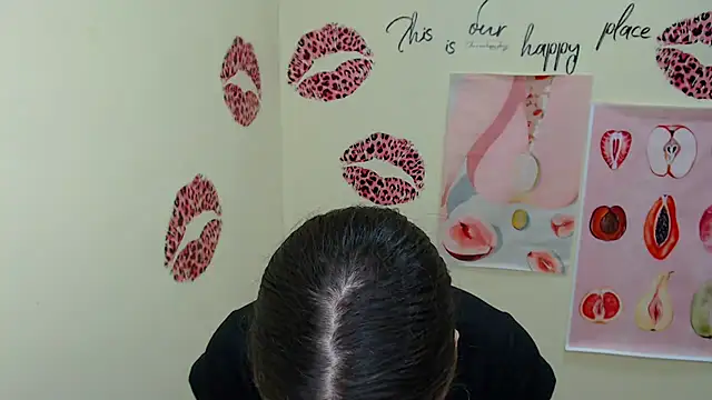  SusieSu  online show from 17, 3, 2025