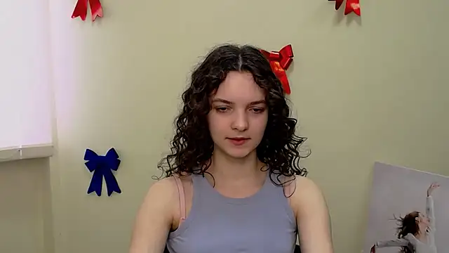  SusieSu  online show from 26, 2, 2025