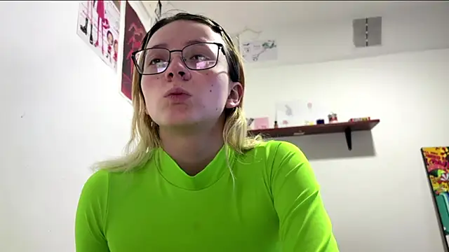 Snapshot of Cloe_five chatting on 4, 2, 2026 Cloe five online show from 4, 2, 2026