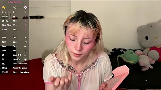 Snapshot of Cloe_five chatting on 24, 11, 2025 Cloe five online show from 24, 11, 2025