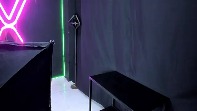 Snapshot of Cloe_five chatting on 19, 2, 2025 Cloe five online show from 19, 2, 2025