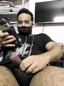 Snapshot of PatelBond chatting on 7, 11, 2025 PatelBond online show from 7, 11, 2025