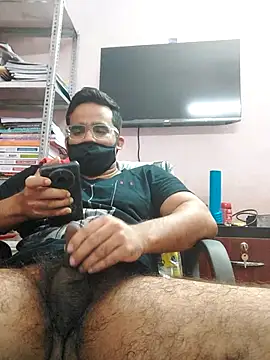 Snapshot of PatelBond chatting on 7, 11, 2025 PatelBond online show from 7, 11, 2025