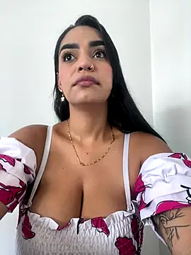 Sara-77 online show from 8, 10, 2025