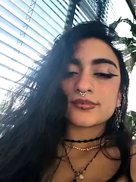 Lila Desiree online show from 3, 12, 2025