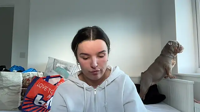 maisiesmithx online show from 12, 4, 2026