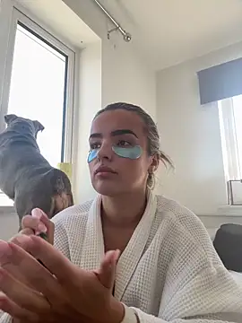 maisiesmithx online show from 24, 4, 2026