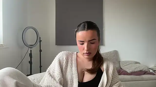 maisiesmithx online show from 13, 3, 2026