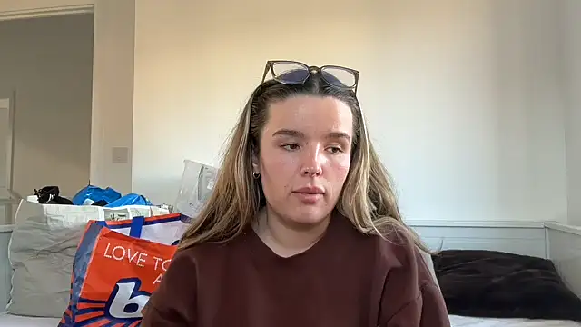 maisiesmithx online show from 13, 4, 2026