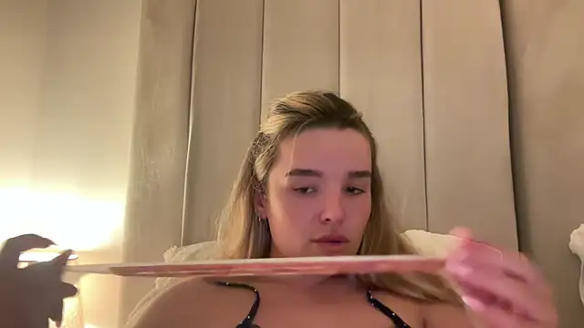 Snapshot of maisiesmithx chatting on 7, 6, 2026 maisiesmithx online show from 7, 6, 2026