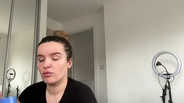 maisiesmithx online show from 4, 4, 2026