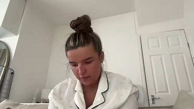 maisiesmithx online show from 18, 9, 2025