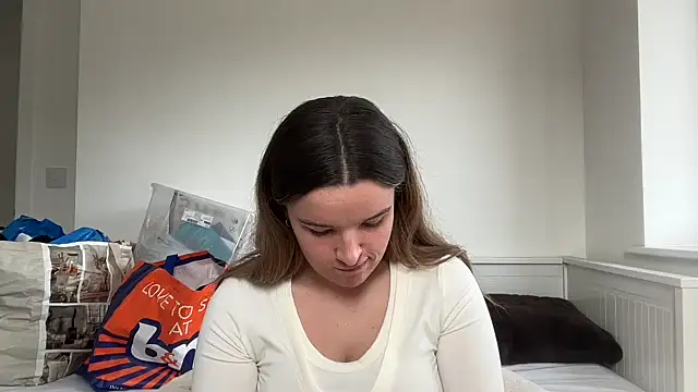 maisiesmithx online show from 10, 4, 2026