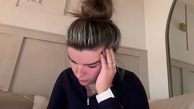 maisiesmithx online show from 21, 11, 2025