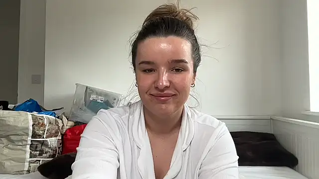 maisiesmithx online show from 14, 4, 2026