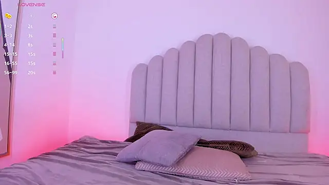 Nikki Angel  online show from 4, 12, 2025