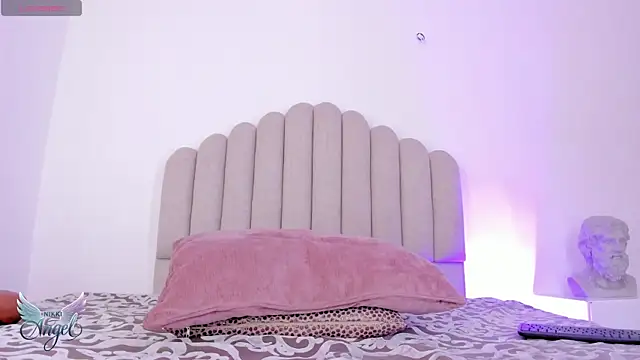 Nikki Angel  online show from 16, 3, 2025