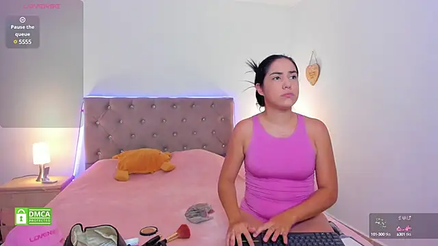 Scarlett 00  online show from 10, 1, 2025
