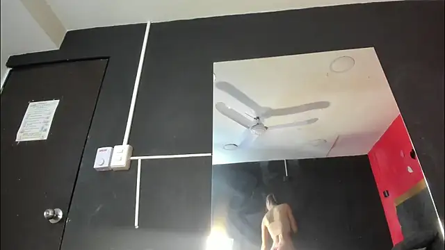 Snapshot of YayaHilton chatting on 18, 4, 2026 YayaHilton online show from 18, 4, 2026