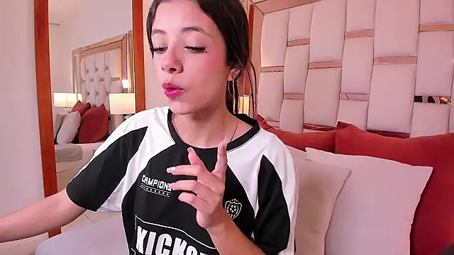 coraltaylor online show from 28, 12, 2024