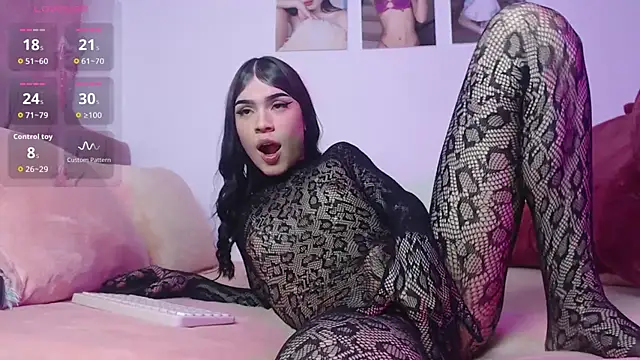 Snapshot of cuttebabe_ chatting on 18, 11, 2025 cuttebabe online show from 18, 11, 2025