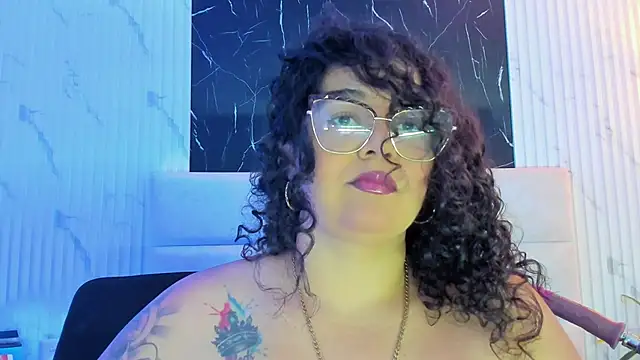 Reginavegaa online show from 9, 9, 2025