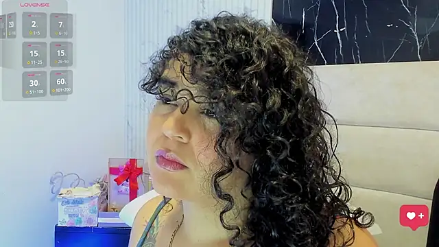 Snapshot of Reginavegaa chatting on 4, 6, 2026 Reginavegaa online show from 4, 6, 2026