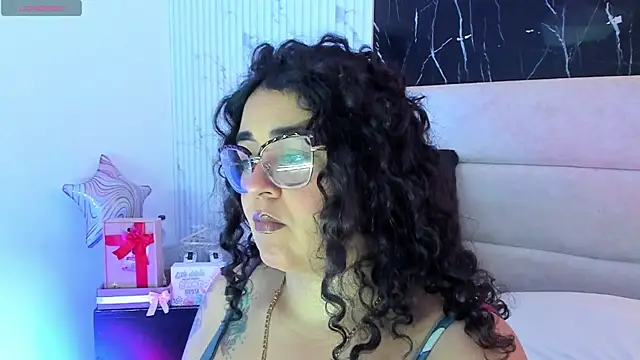 Snapshot of Reginavegaa chatting on 18, 5, 2026 Reginavegaa online show from 18, 5, 2026