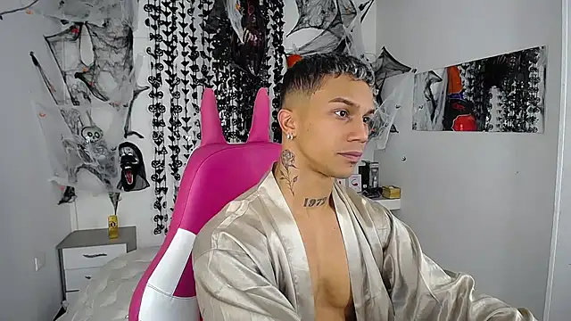 Leonard Price online show from 8, 11, 2025