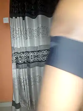 SuranSexy33 online show from 13, 11, 2025