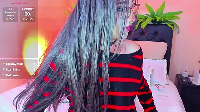 Snapshot of Lararose01 chatting on 21, 12, 2024 Lararose01 online show from 21, 12, 2024