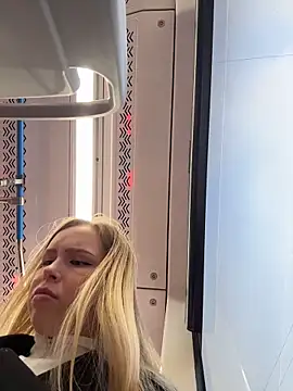 mur girl online show from 30, 10, 2025