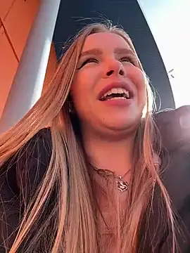 mur girl online show from 17, 3, 2025