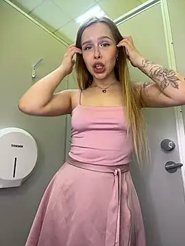 Snapshot of mur_girl chatting on 5, 6, 2026 mur girl online show from 5, 6, 2026