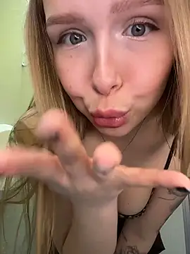 Snapshot of mur_girl chatting on 15, 5, 2026 mur girl online show from 15, 5, 2026