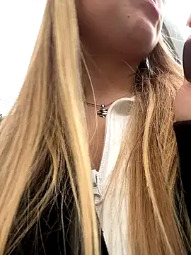 mur girl online show from 4, 10, 2025