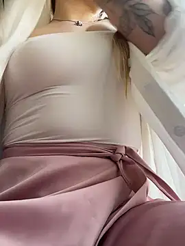mur girl online show from 15, 7, 2026