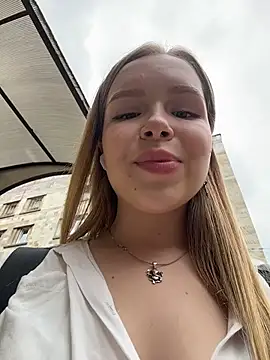 mur girl online show from 3, 7, 2026