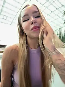 mur girl online show from 28, 2, 2025