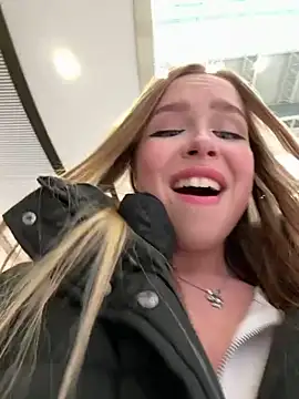 mur girl online show from 26, 2, 2025